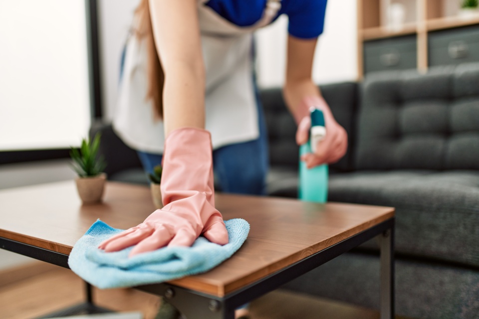 Cleaning table